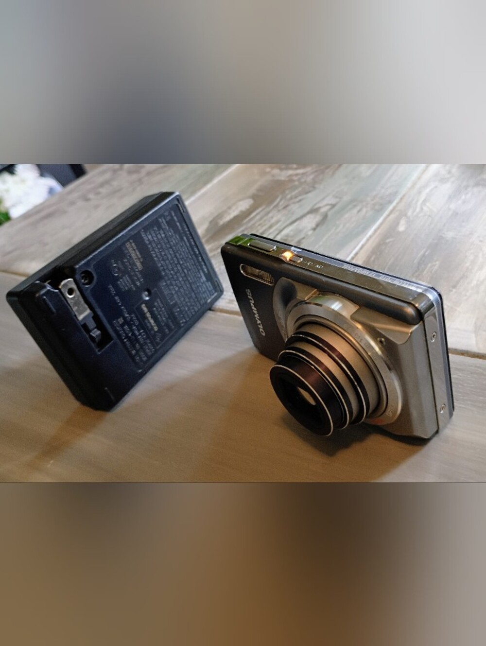 Olympus Stylus 7010 Digital Camera 12MP Silver with Wall Charger & Battery